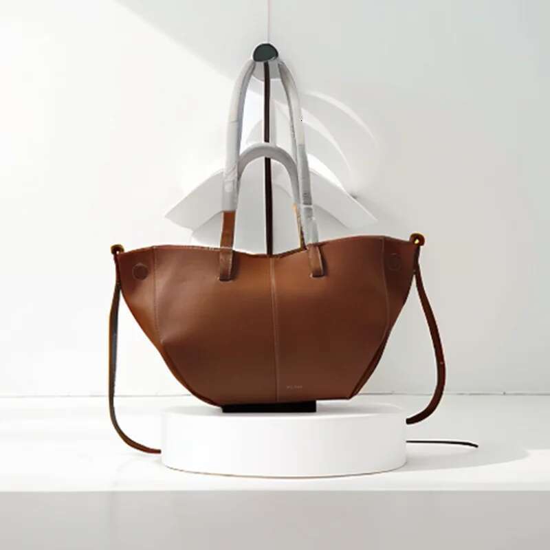 Classic Elegant Style Large Capacity Wing Crossbody Handbag Retro European American Niche Bucket Armpit Tote Bag Fashion