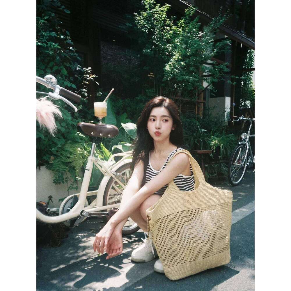 Women's Grass Large Capacity Tote Vacation Beach Bag Woven Handbag 2025 New High-Quality Fashionable Elegant