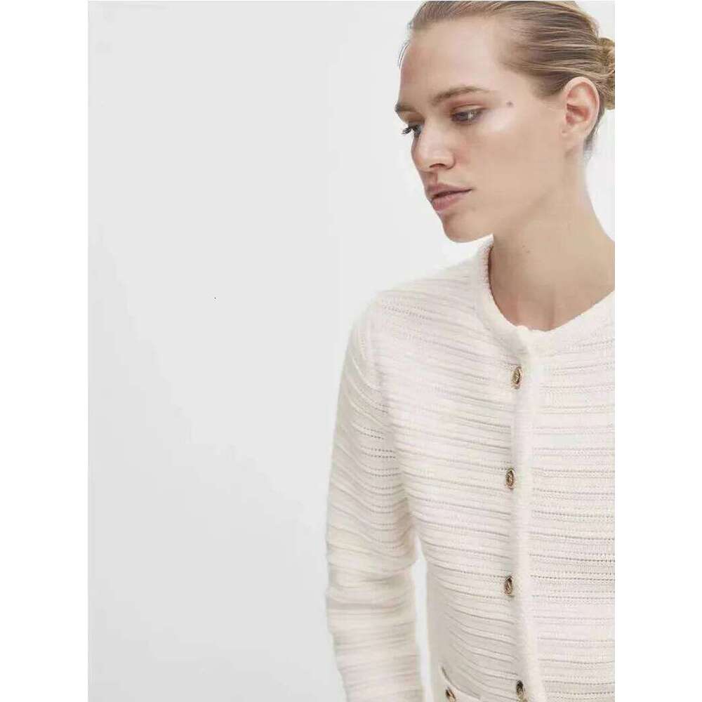 Ethereal MD 2024 Women's Spring New Style Of Small Fragrance Button Design Texture Knitted Cardigan Short Jacket