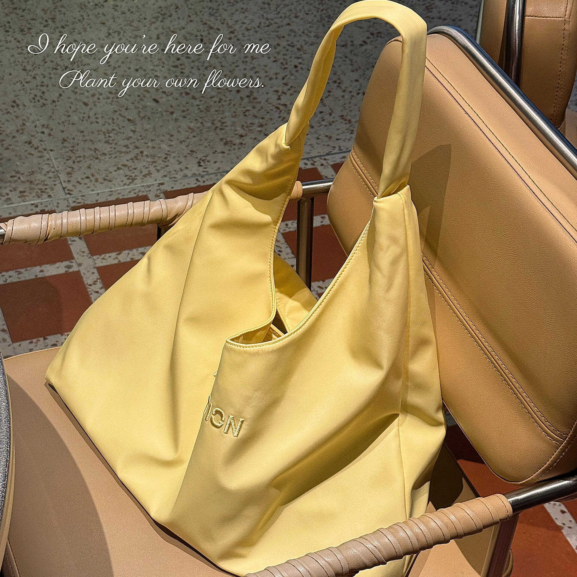 designer 2025 New Commuter Shoulder Bag for Women, Large Capacity Tote Bag, Handheld and Crossbody Bag, Suitable for College Students, Underarm Bag fo