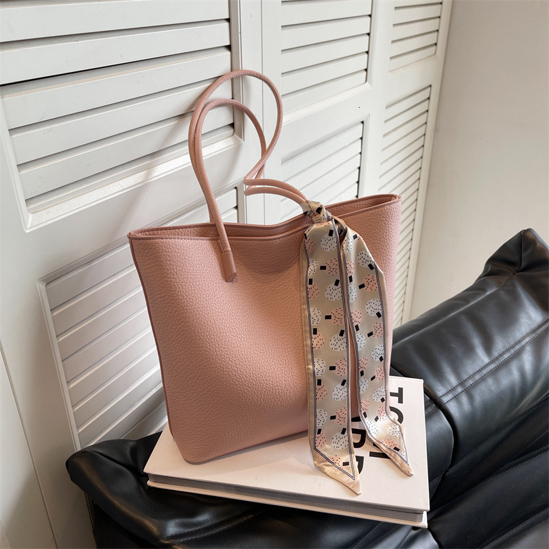 designer Large Capacity Bag for Women 2025 New Trend Summer Tote Bag for College Students Class Shoulder Commuter Bag Shopping Bag