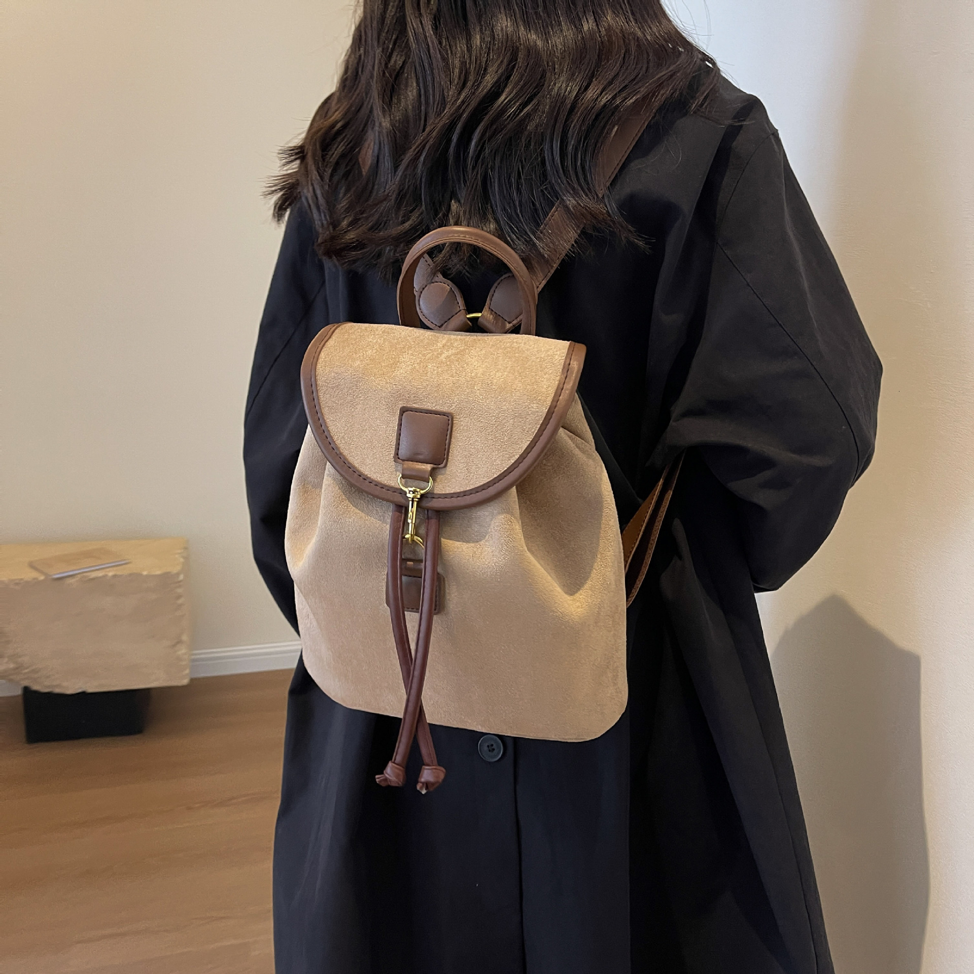 designer High-End Backpack for Women 2025 New Fashion Trendy School Bag for Girls College Students Large Capacity Handbag