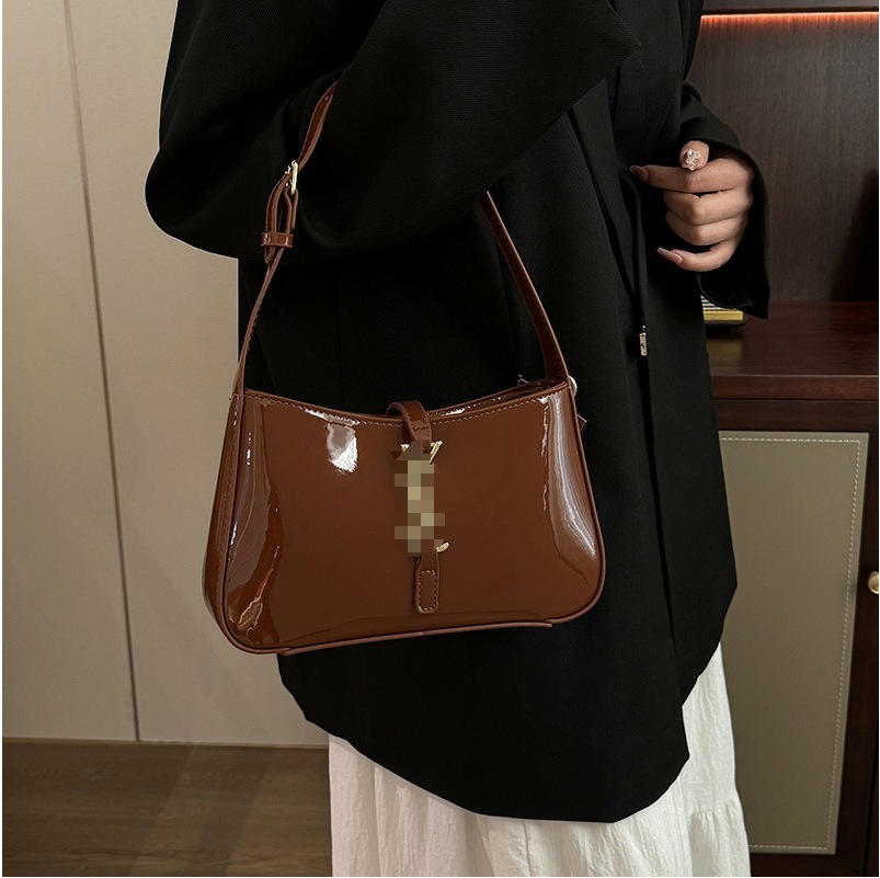 Designer Pack Cross-border Luxury Patent Leather Shiny Shoulder Bag For Women 2025 Luxury Bag New Fashion Handbag High-end Niche Baguette Bag