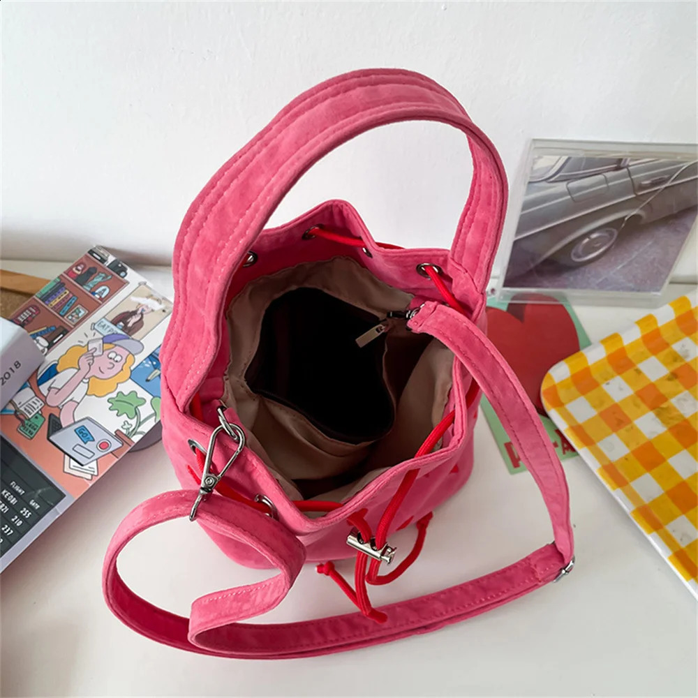 Embroidery Love Heart Drawstring Shoulder Bag Sweet Crossbody Bag Mini Bucket Bag Portable Mobile Phone Bag Lady Casual Handbag 250530