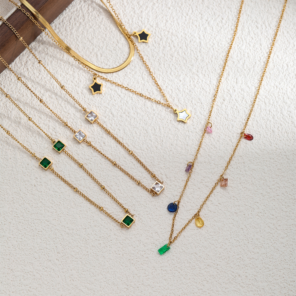 Necklace for Women, Non-Fading, Elegant and Luxurious, Exquisite Titanium Steel, Versatile Fashion Collarbone