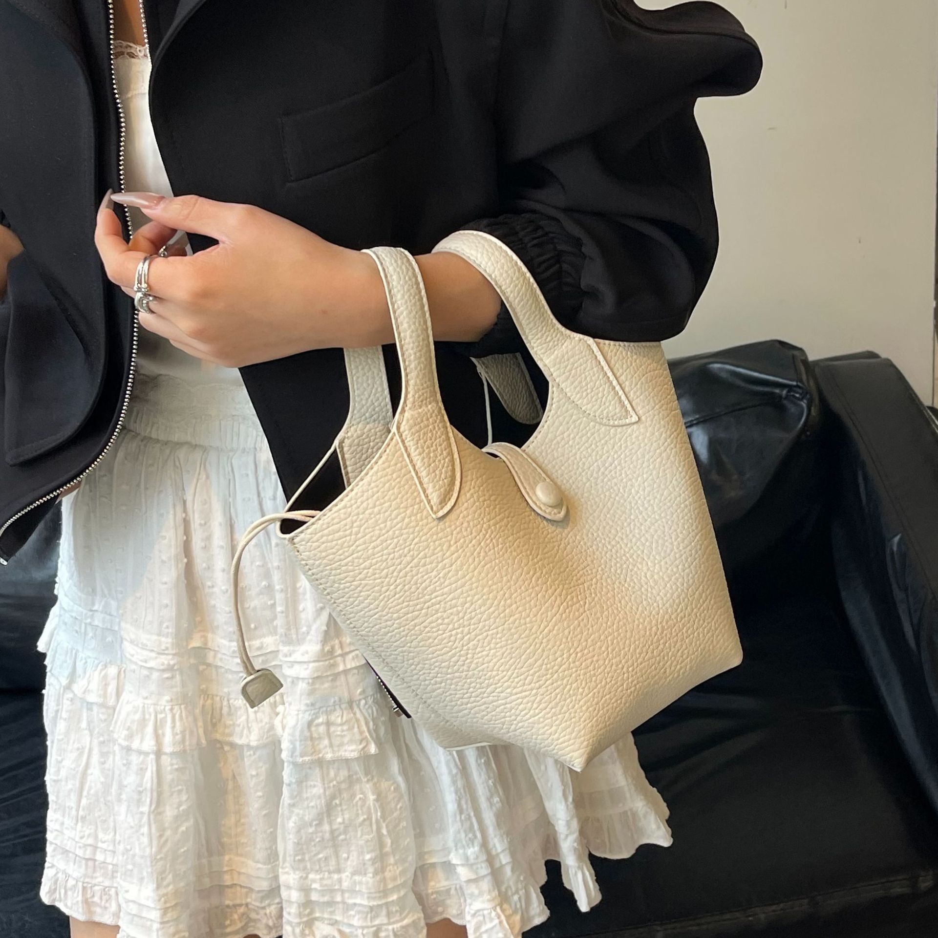 designer Niche Texture Underarm Bag Women's Bag 2025 Spring New Bucket Bag Simple Shoulder Crossbody Basket Bag