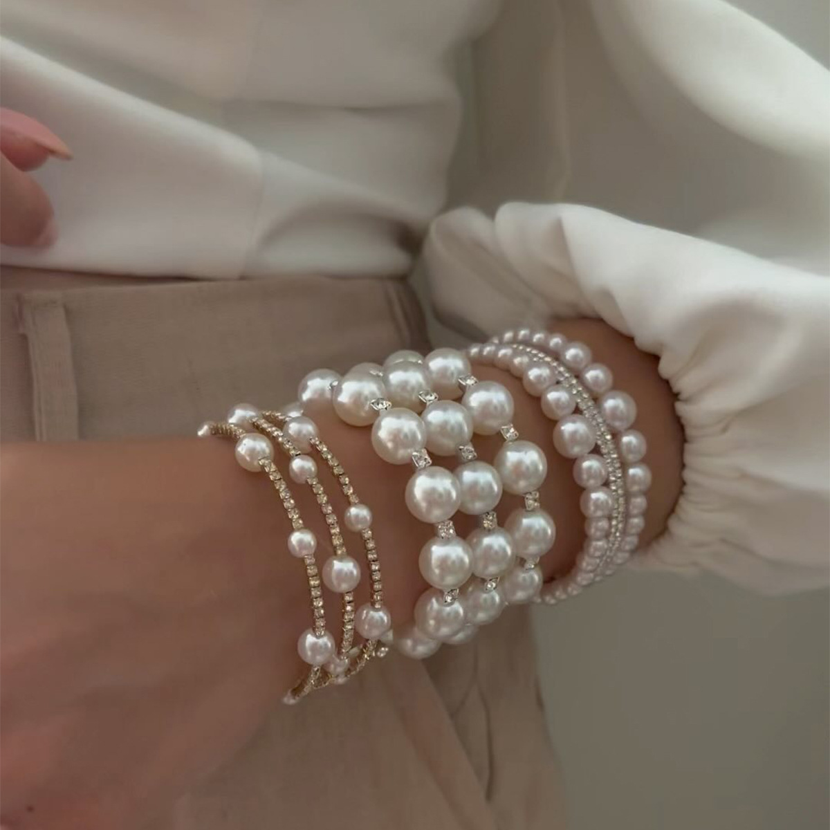 Hot selling Bridal Pearl Bracelet Luxurious High end Multi layer Adjustable Elastic and Full diamond Design