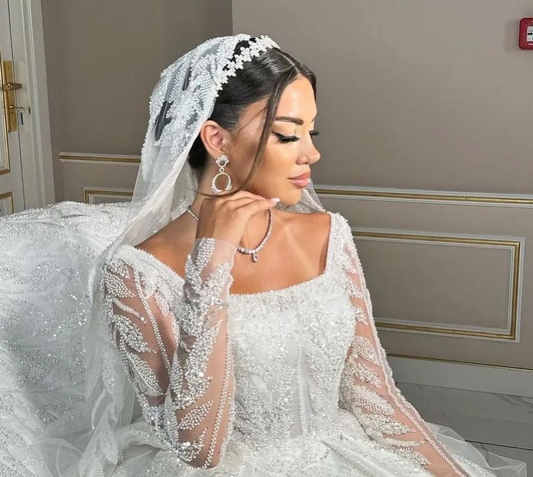 Modest Square Neck Bridal Dress Sparkly Sequins Beads Wedding Gown Luxury Sheer Long Sleeves Ball Gown Bride Robe Customized Vestido De Novia 0602