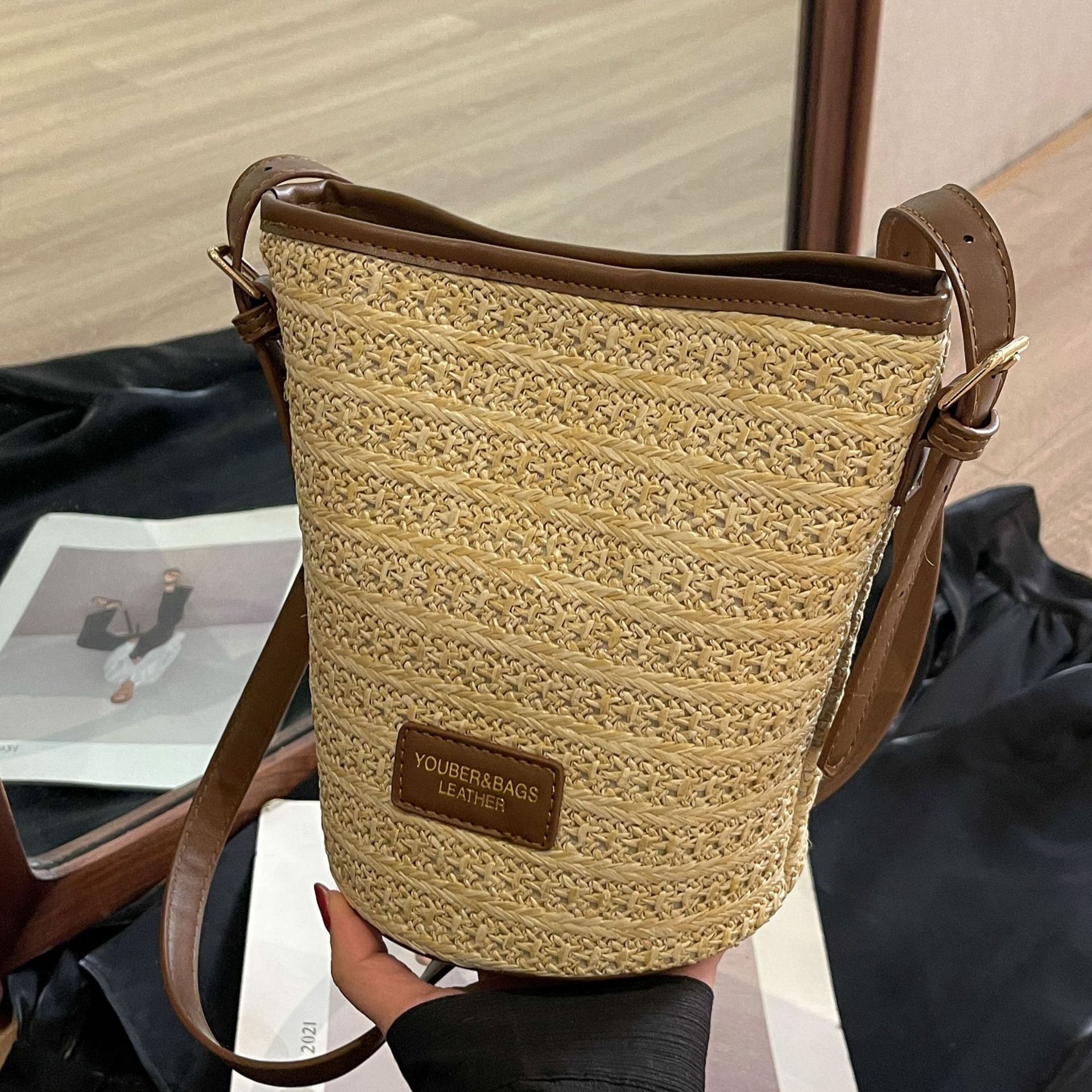 designer Summer Straw Woven Bucket Bag for Women 2025 New Fashion Casual Beach Handbag Large Capacity Crossbody Woven Bag