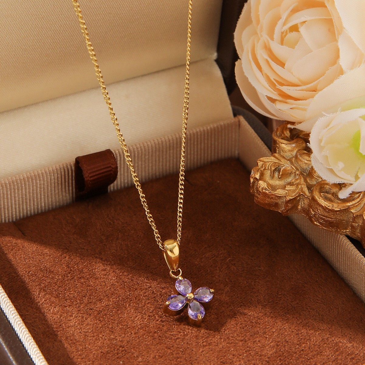 Fashion Colorful Flower Inlaid for Women, Light Titanium Steel Zircon Petal Color-Retaining Necklace
