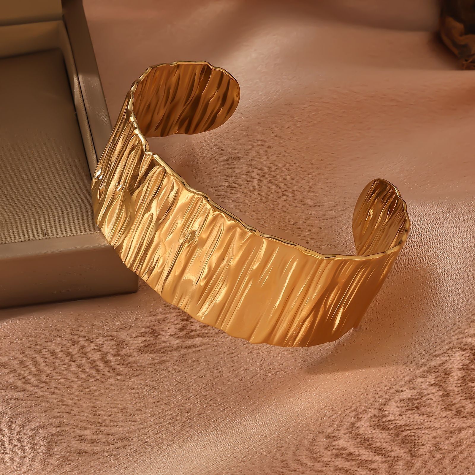 Design Fashion Elegant Women Metal Texture Leaf Bracelet Ring Jewelry Set