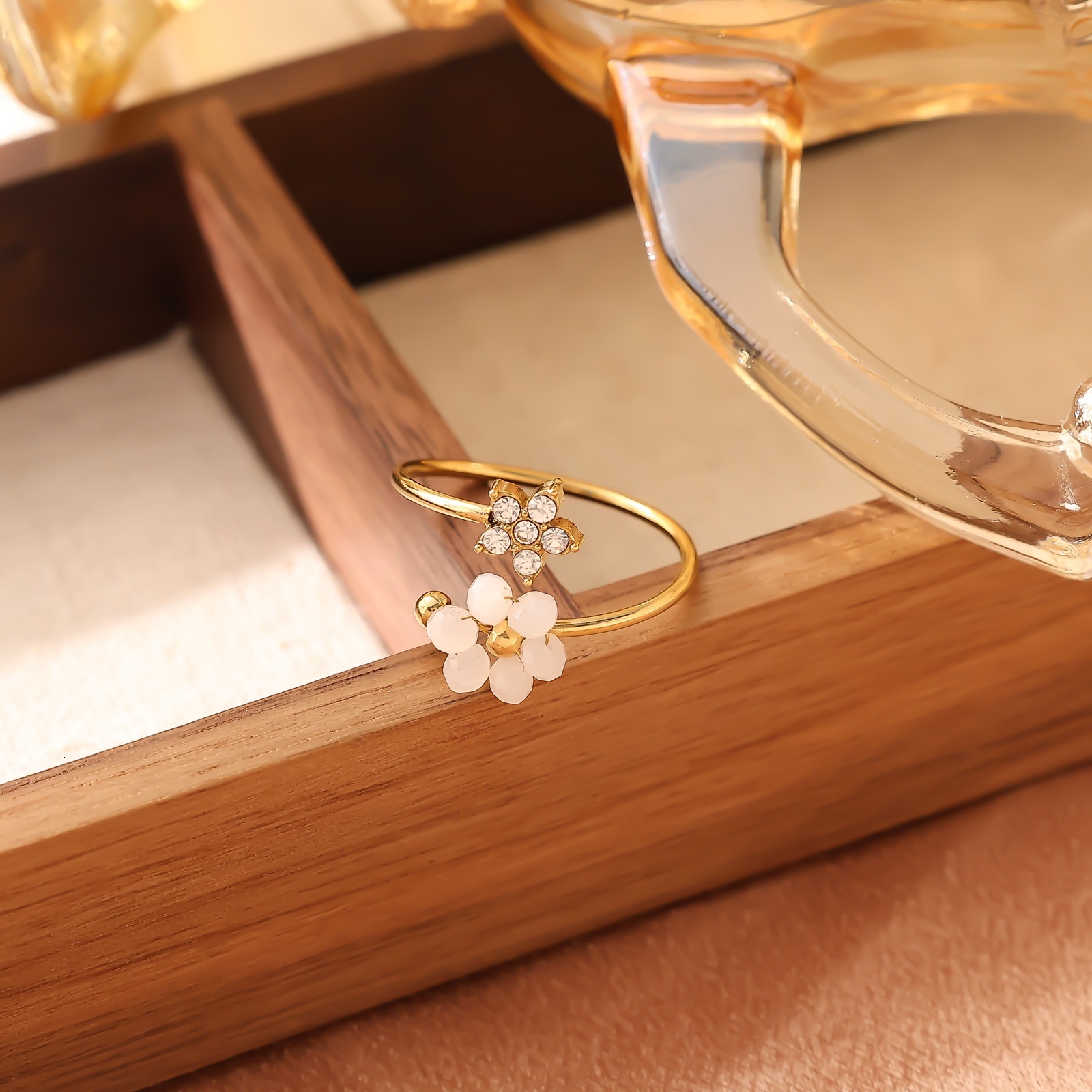 Fashion Stainless Natural Stone Flower Zircon Design Light Luxury High-end Non-fading Open Titanium Steel Ring