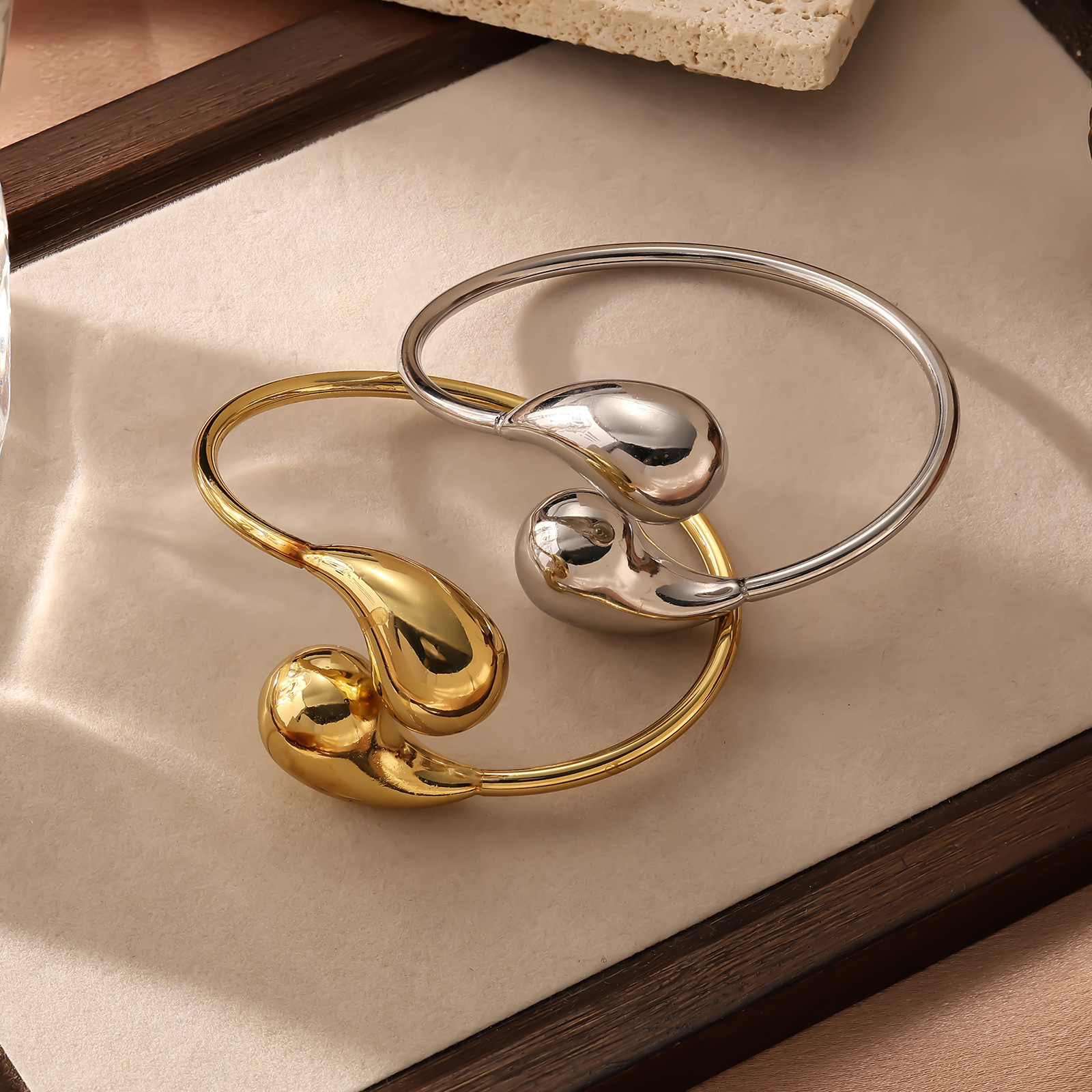 Fashionable and Elegant Stainless Water Drop Open Gold Titanium Steel Bracelet Accessory High-End Jewelry