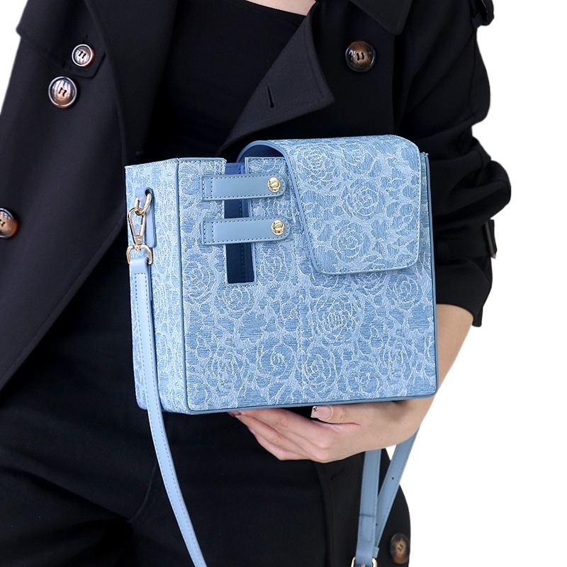 designer Cross-border Hot-Selling Outdoor Convenient Drink Bottle Water Cup Bag Multifunctional Insulated Cup Cover Fashionable Single Shoulder Crossb