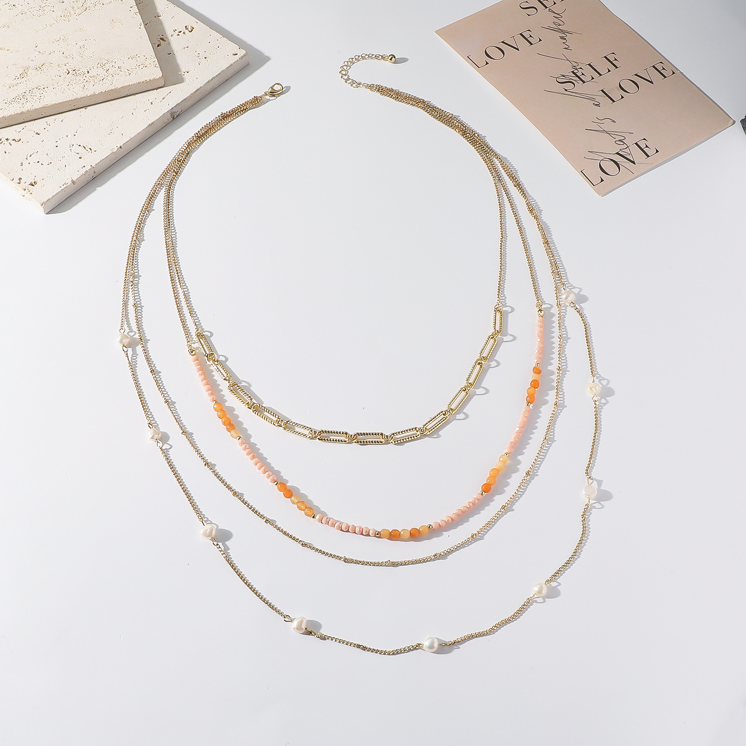 fashionable and simple necklace chain stacking style