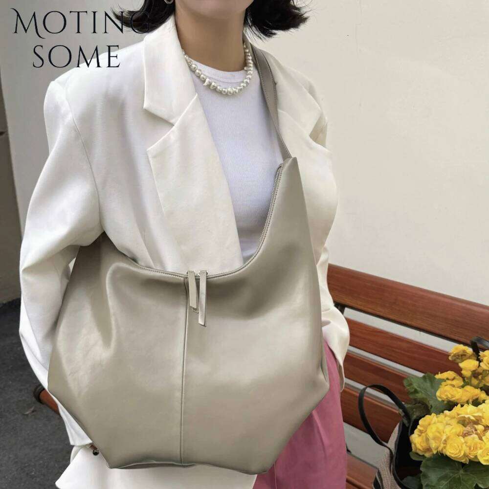 Moingsome Genuine Leather Hobos For Women Shoulder Crossbody Messenger Bag 2025 Spring New Oversize Tote Purse Black