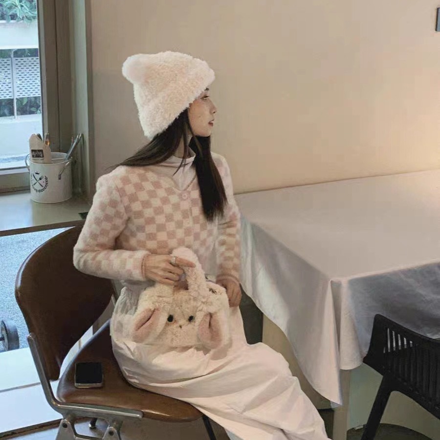 designer Winter Cartoon Plush Cute Rabbit Handbag for Women 2025 New Niche Shoulder Crossbody Furry Bag for Girls