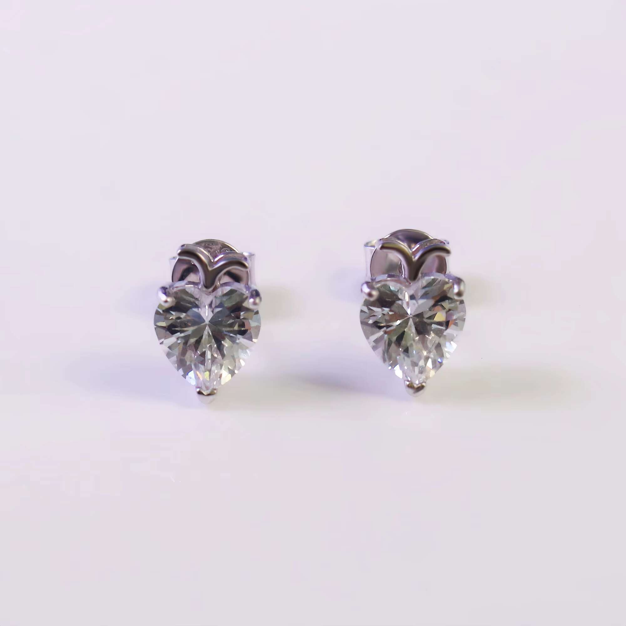 S925 Sterling Silver Moissanite Heart Earrings New Heart Ladies Earrings Factory Wholesale