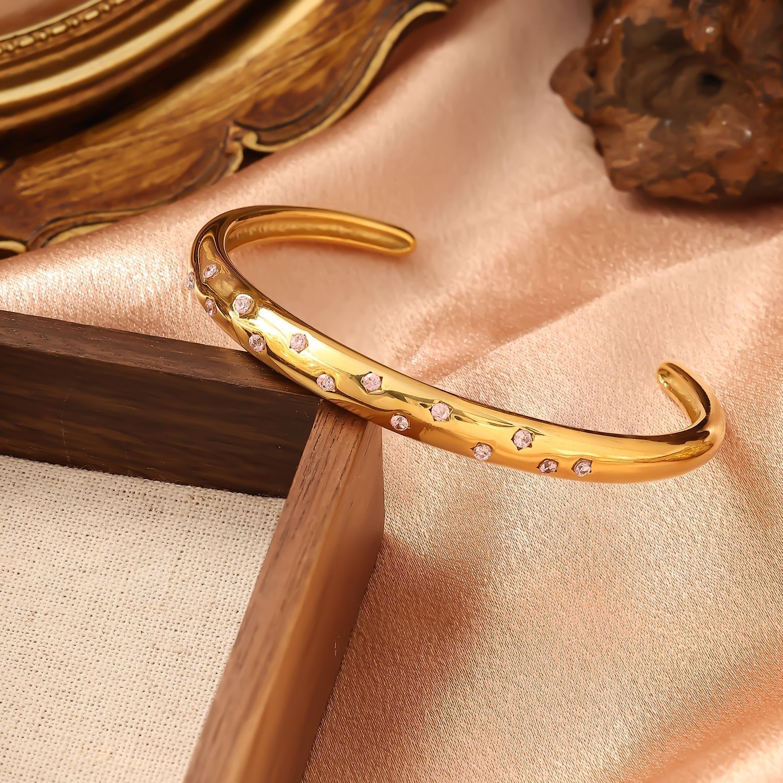 Trendy Style Zircon Inlaid for Women Hot Selling Titanium Steel Gold Plated High-end Bracelet