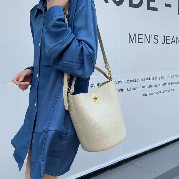 Top Layer Cowhide Bucket Large Capacity New Versatile Niche Fashion Single Shoulder Crossbody Handbag Genuine Leather Bag for Women