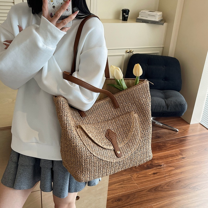 designer Casual Large Capacity Beach Vacation Straw Bag for Women 2025 New Versatile Crossbody Woven Tote Bag