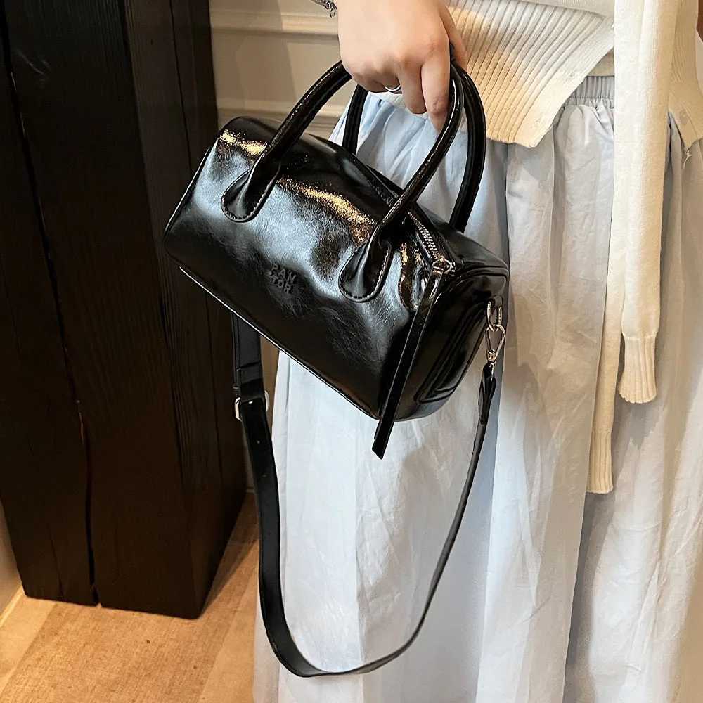 Handheld Bowling Bag Womens New Fashion Trend Niche Pillow Bag Versatile Crossbody Bag Y250603
