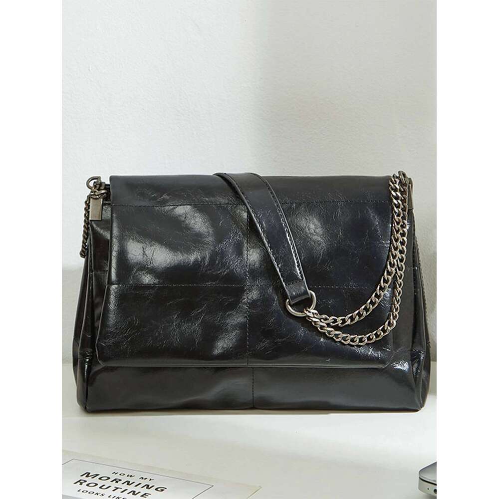 Large Capacity Commuting Bag 2024 New Spring/Summer Women's Chain Tote Bag, High-End And Fashionable Single Shoulder Underarm Ba