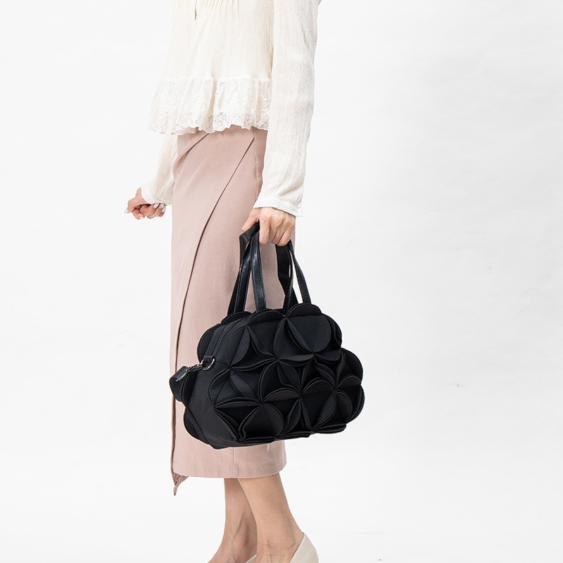 Fashion Bags New Splicing Three-dimensional Flower Bag Female Creative Handbag Niche Design Large-capacity Messenger Bag