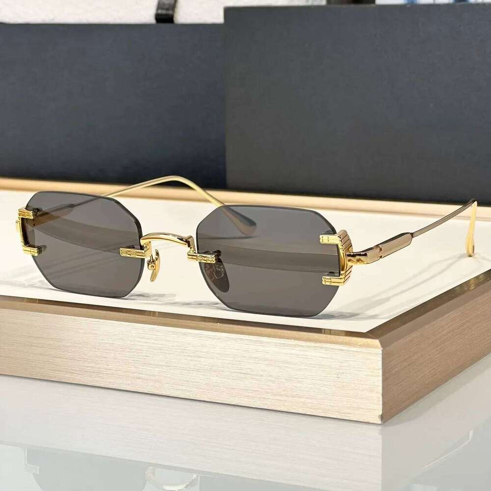 AMARU Fashion Sunglasses For Unisex Summer Designer Stylish High Street Style Anti-Ultraviolet Plate Frameless Glass Random Box