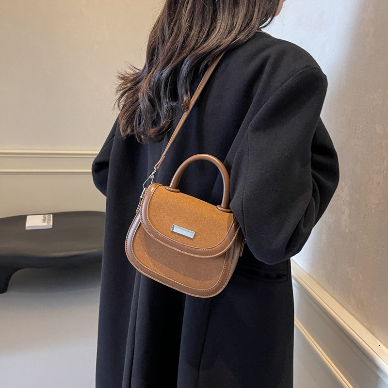High Quality Brand, High-quality New Free Designer Bag, Niche Design Women's Simple Handbag 2024 New High-end Saddle Casual Shoulder Crossbody Ba