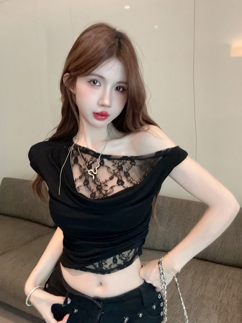 2025 new spring and summer women's T-shirt new spicy lace patchwork fake two-piece short top summer new fashionable asymmetrical off shoulder sho