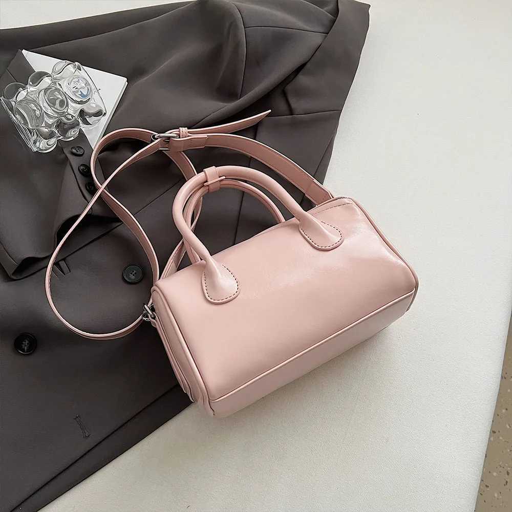 Handheld Bowling Bag Womens New Fashion Trend Niche Pillow Bag Versatile Crossbody Bag Y250603