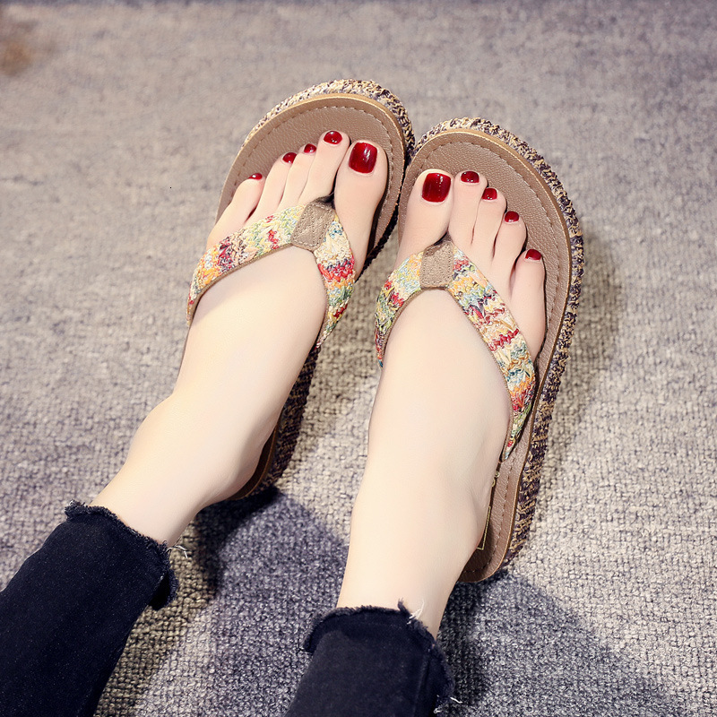 designer Raffia Straw Sandals for Women Outdoor 2025 New Fashionable Cute Half Skirt Flip Flops