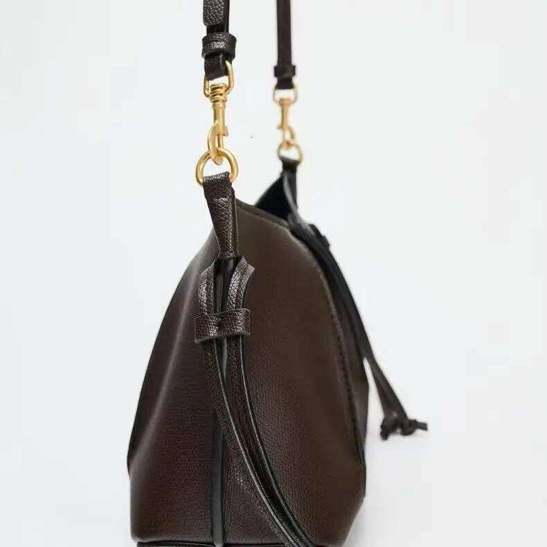 Designer Women Shoulder Versatile Retro Diagonal Crossbody Horn Bag Purse and Handbags Lady Bags Bolsos De Mujer
