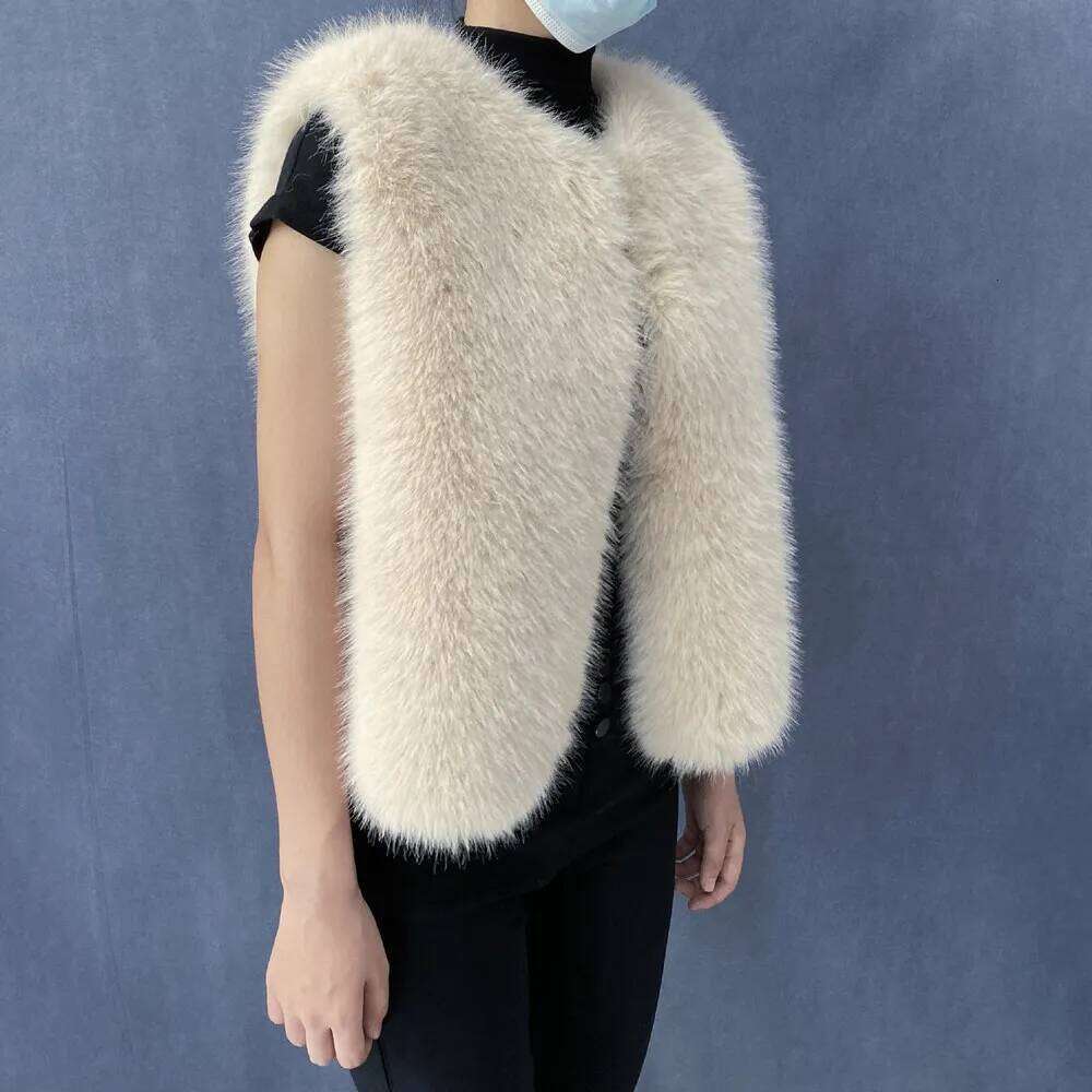 2024 New Faux Fox Fur Short Women High Quality Fashion Vest