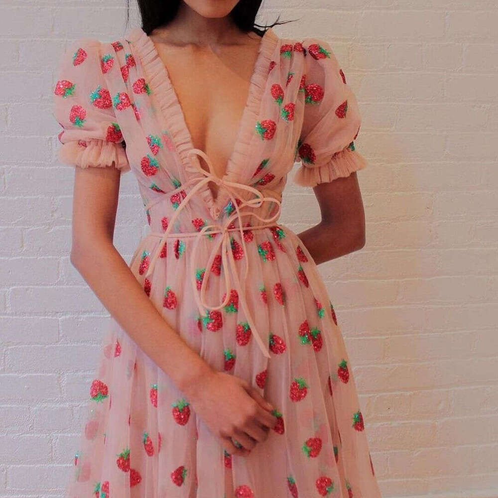 French Style Strawberry Four-Color Sequin Sweet Long Mesh Tie Slim Fashion Dress B5