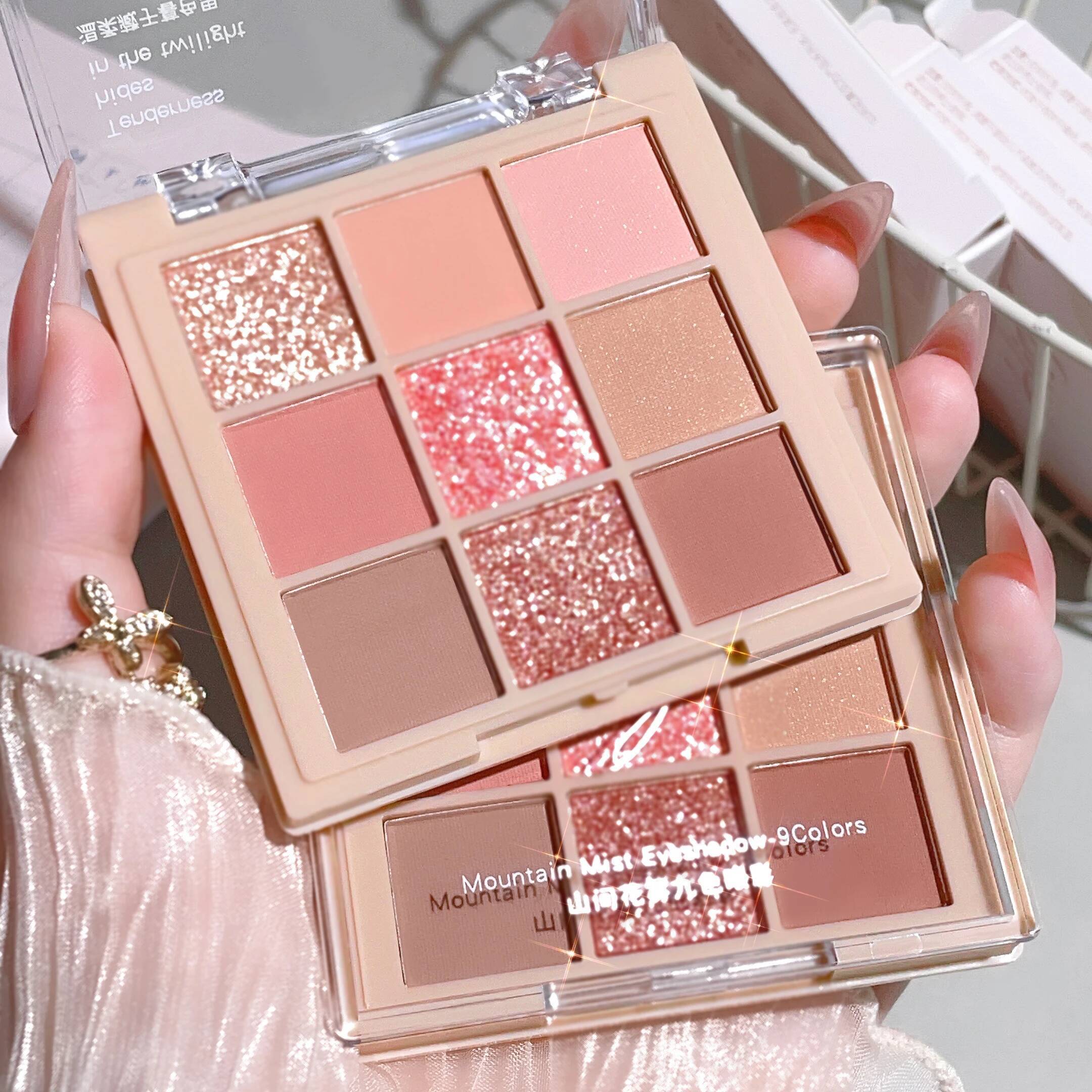 Nine-color shadow palette, matte pearlescent powder hot tone, charming eye makeup, easy to deal with various ocns.