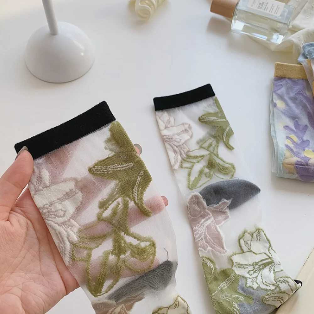 1 Pair Womens France Floral Ultra-Thin Transparent Crystal Silk Socks New Sweet Cute Japanese Summer Mid-Tube Elastic SocksT250602