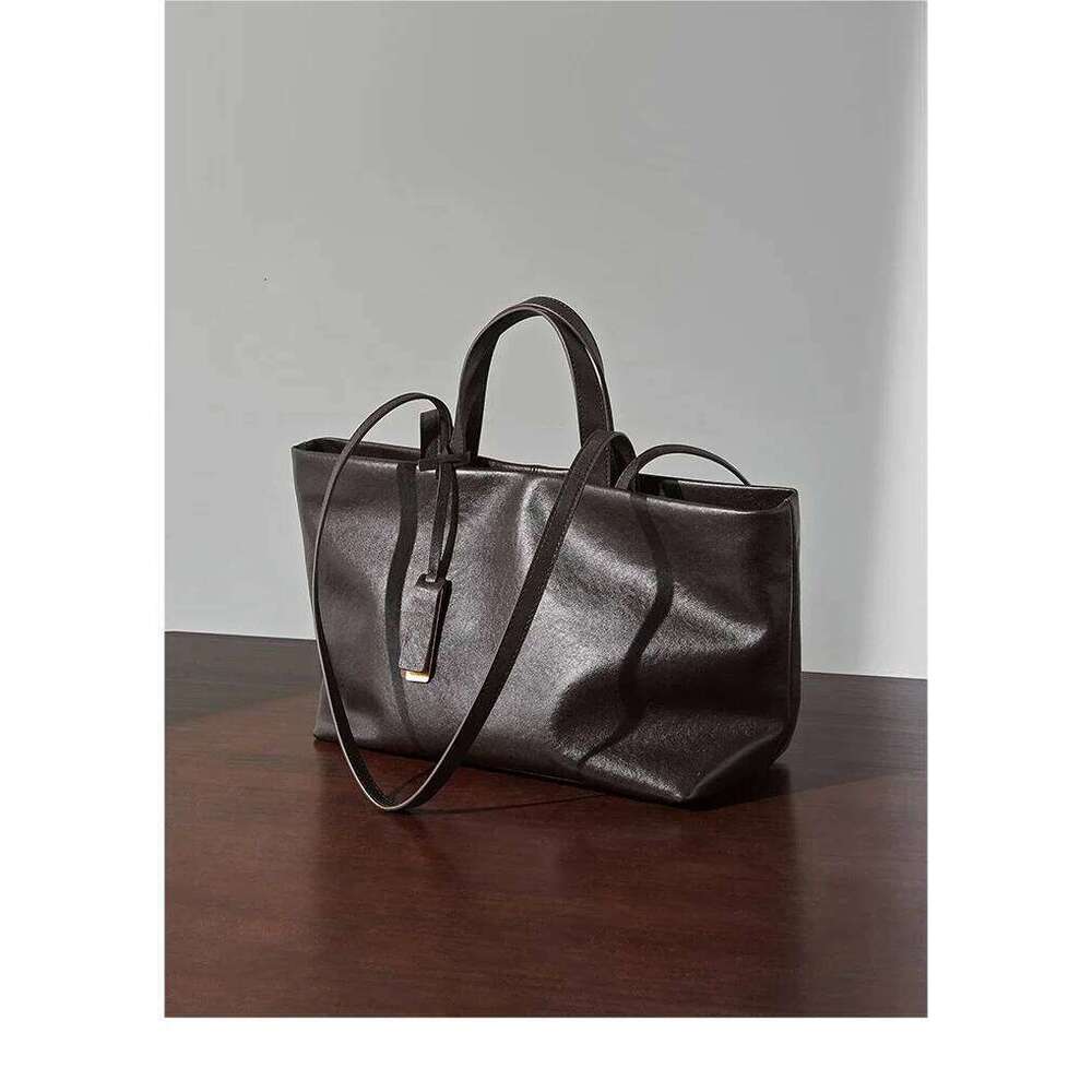 Fashion Trend Cowhide Designer Large Capacity Commuter Women's Handbag