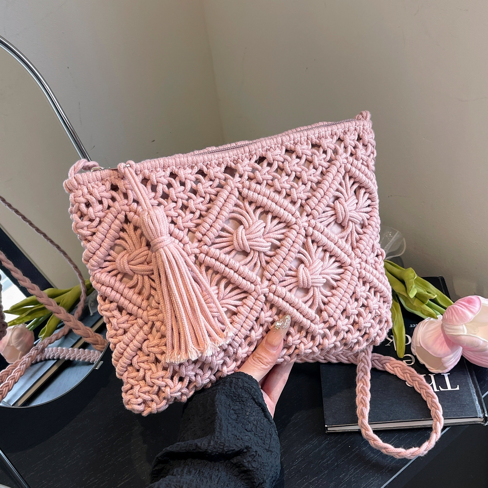 designer 2025 New Cotton Thread Tassel Woven Bag Quilted Clutch Casual Shoulder Straw Bag Versatile Women's Bag Beach Bag