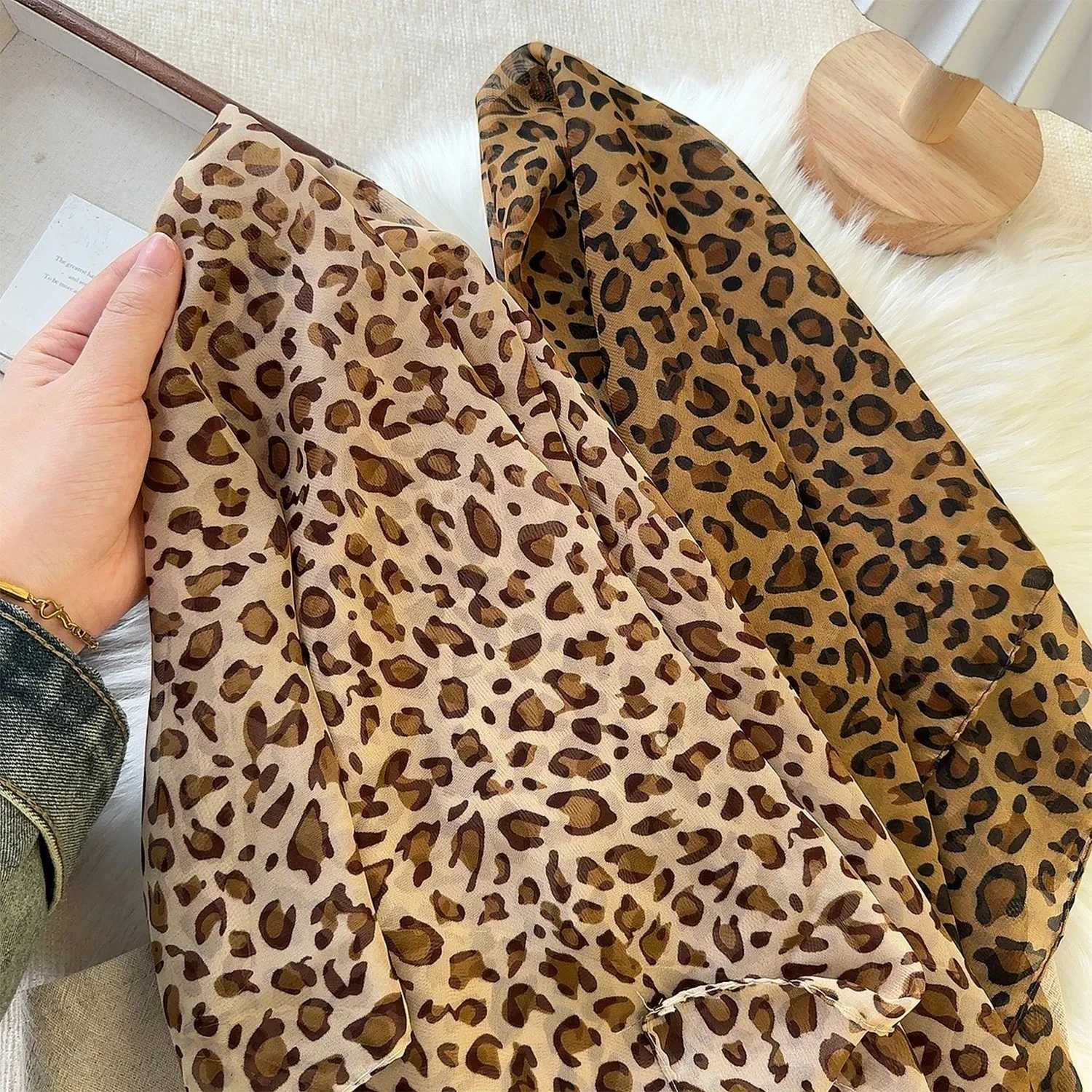 Retro Leopard Print Square Scarf for Women Satin Thin Edge Scarves Head Band Fashion Y2K Lady Hair Shawl Wrap Female Neckerchief W250602