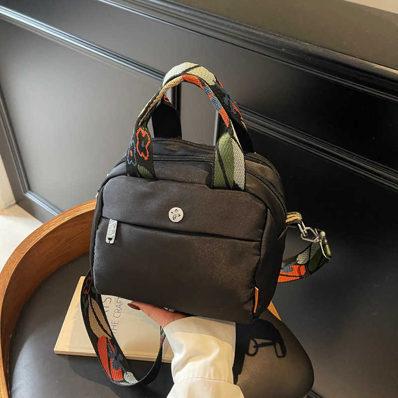 Fashion Commuter Handbag for Women 2025 New Versatile Color-Block Casual Shoulder Crossbody Two-in-One Travel Small Square Bag
