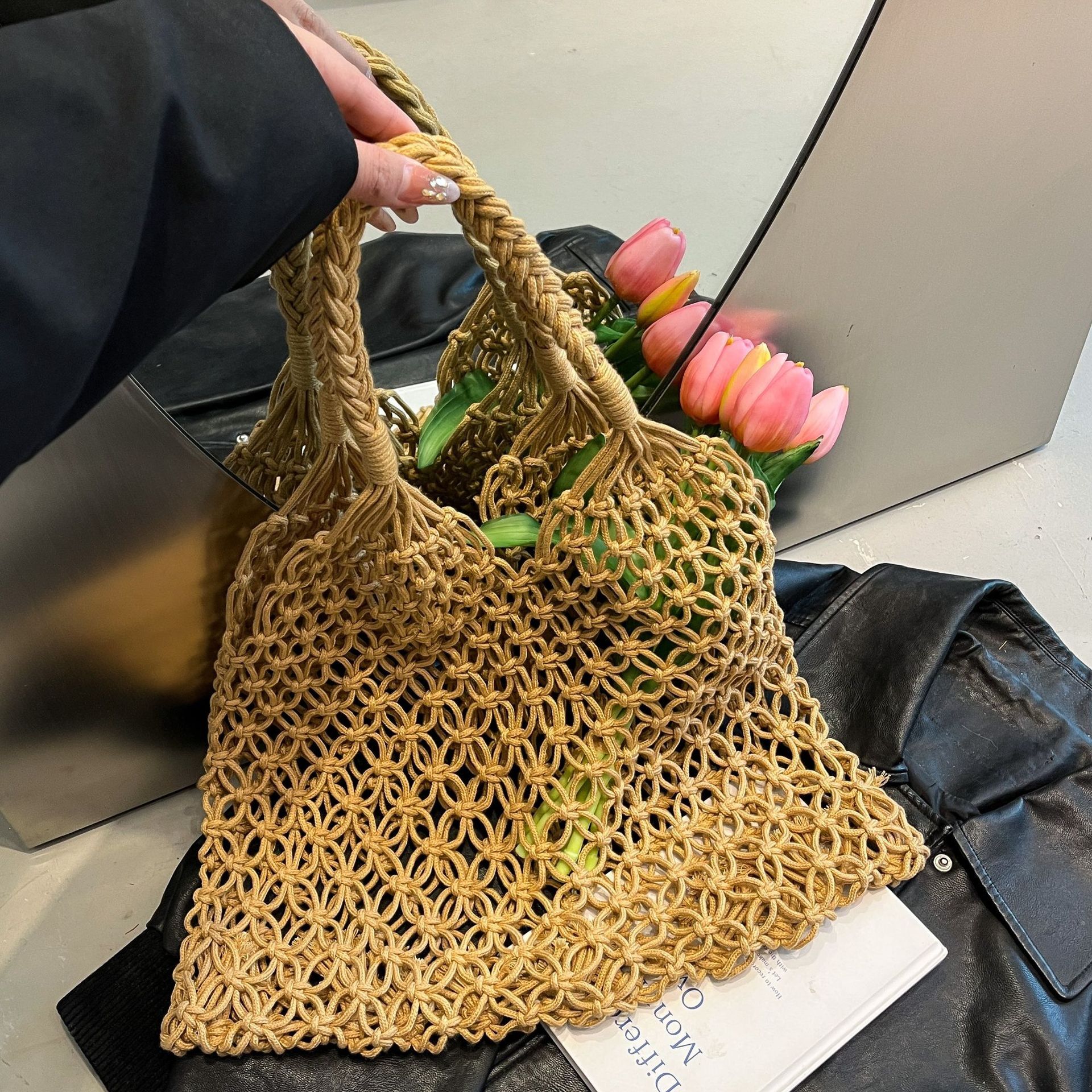 designer Casual Large Capacity Cotton Woven Bag New Hollow Out Straw Bag Tote Bag Single Shoulder Vacation Style Beach Bag for Women