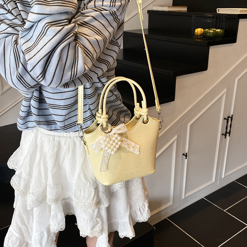 designer Handheld Fashion Bucket Bag for Women Korean Style Ins Shoulder Bag 2025 New Simple Versatile Casual Crossbody Handbag