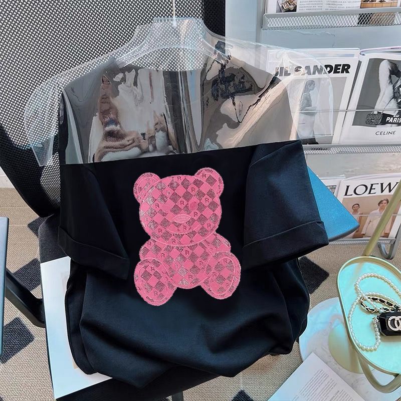 2025 Summer New Women's T-shirt New Women's Summer Short sleeved T-shirt Loose Creative Pink Bear Pattern Designer Women's T-shirt Tren