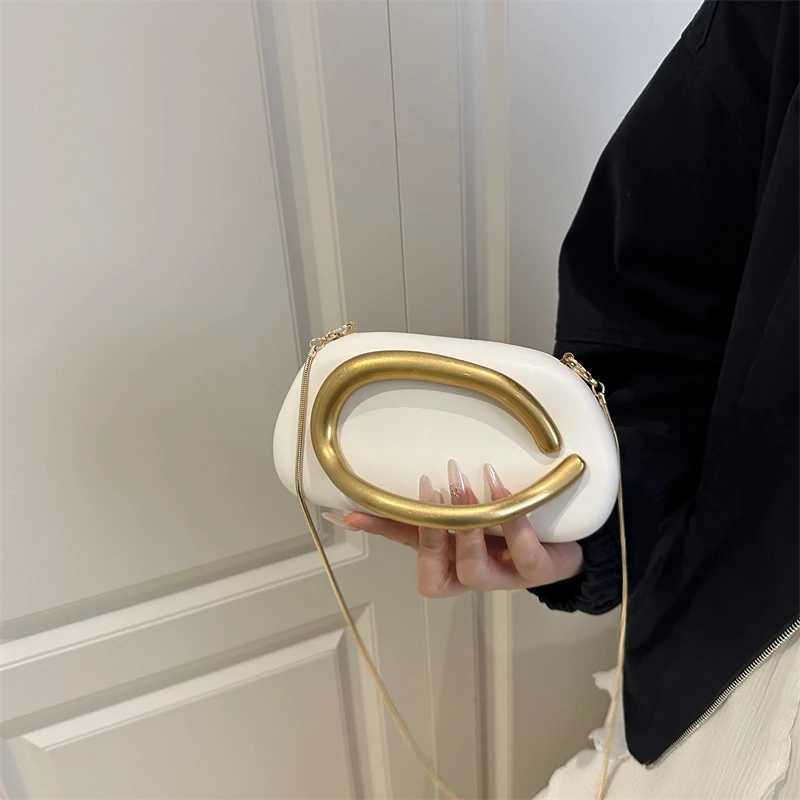 Stylish Solid Color Shoulder Bag Retro Leather Crossbody Design Large Capacity Tote For Fashionable Commuters W250602