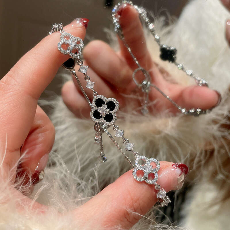 Luxury Jewelry Designer Bracelet 4 leaf clover Zircon Flower Rhombus Pull-out Bracelet Fresh Sweet Exquisite Fashionable High-end Sense Temperament Je