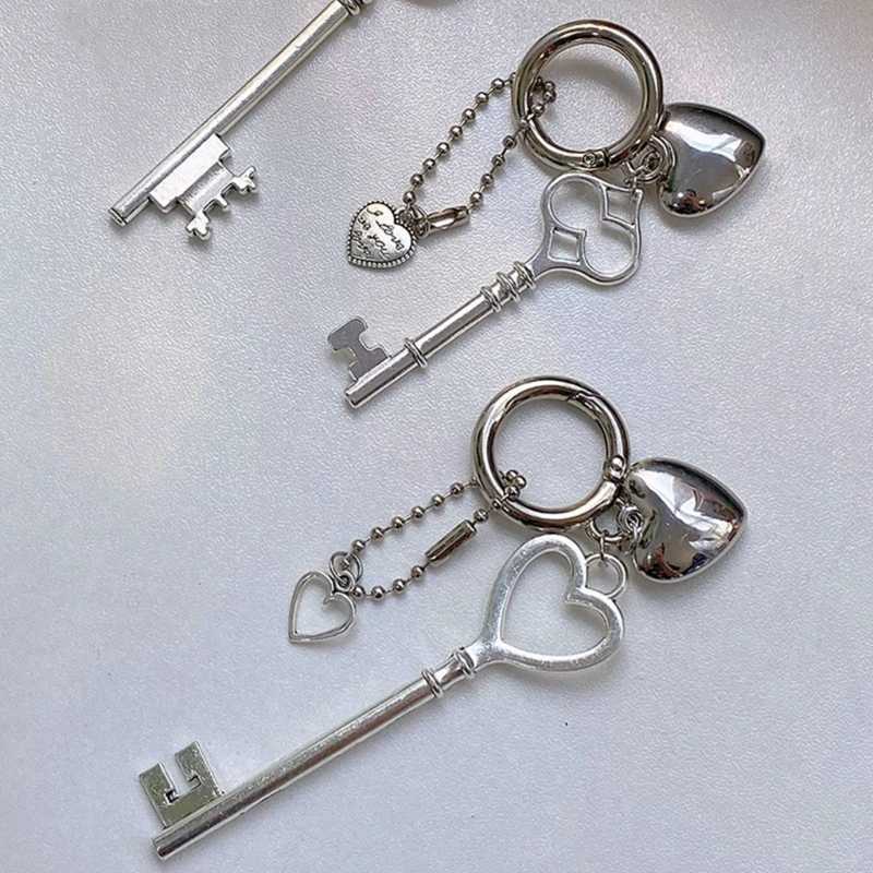 Fashionable Keys and Heart Keychains Heart Keys Rings Alloy Material XJ250602