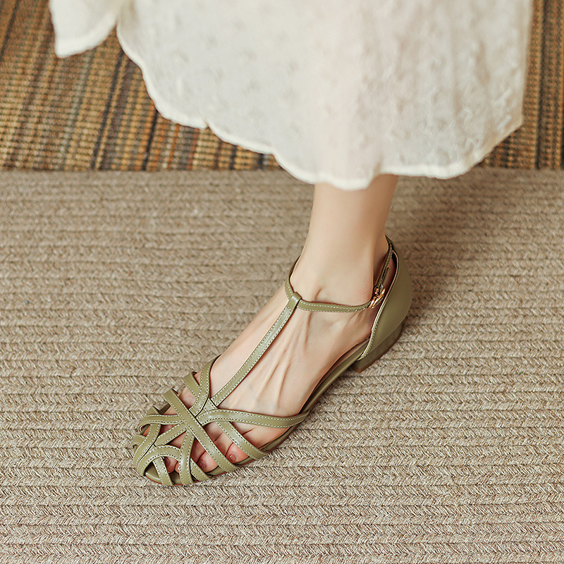 2024 Summer New Style Peep Hollow Roman Flat Soft Leather Sandals Round Toe Simple Buckle Chunky Heel Shoes for Women