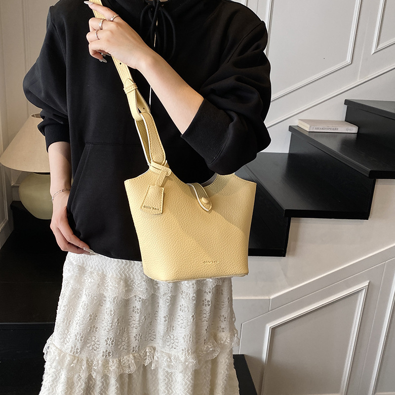 designer Korean Style Fashion Large Capacity Handheld Bucket Bag for Women 2025 Spring Summer New Litchi Texture Tote Shoulder Crossbody Bag